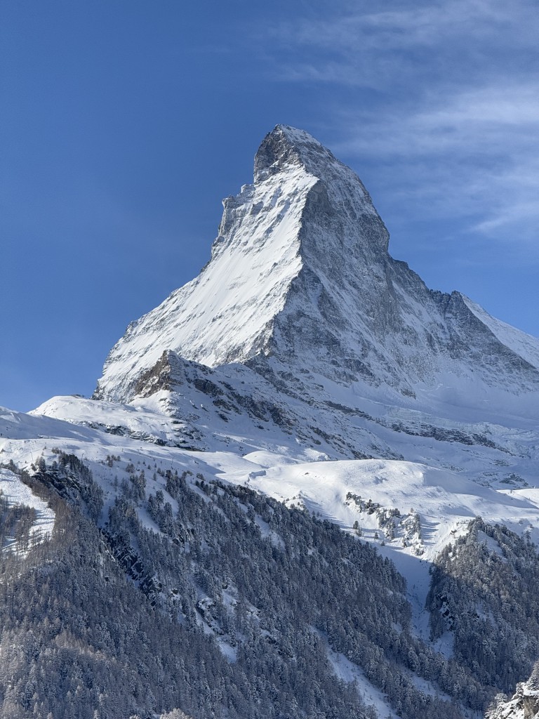 Für Frühaufsteher ein tolles Tagesziel: Zermatt mit dem wohl wunderschönsten Berg!